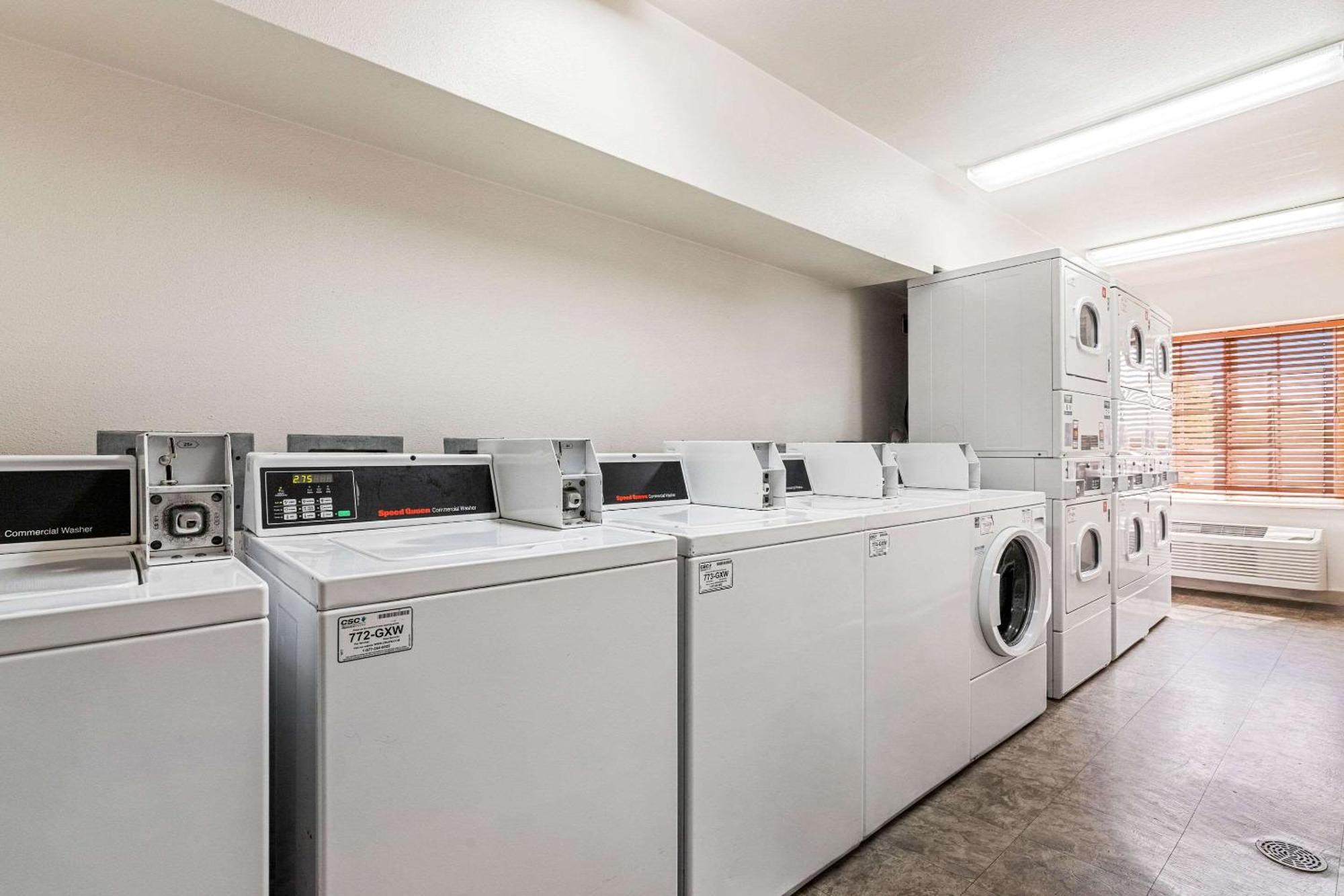Woodspring Suites Tulsa Kültér fotó