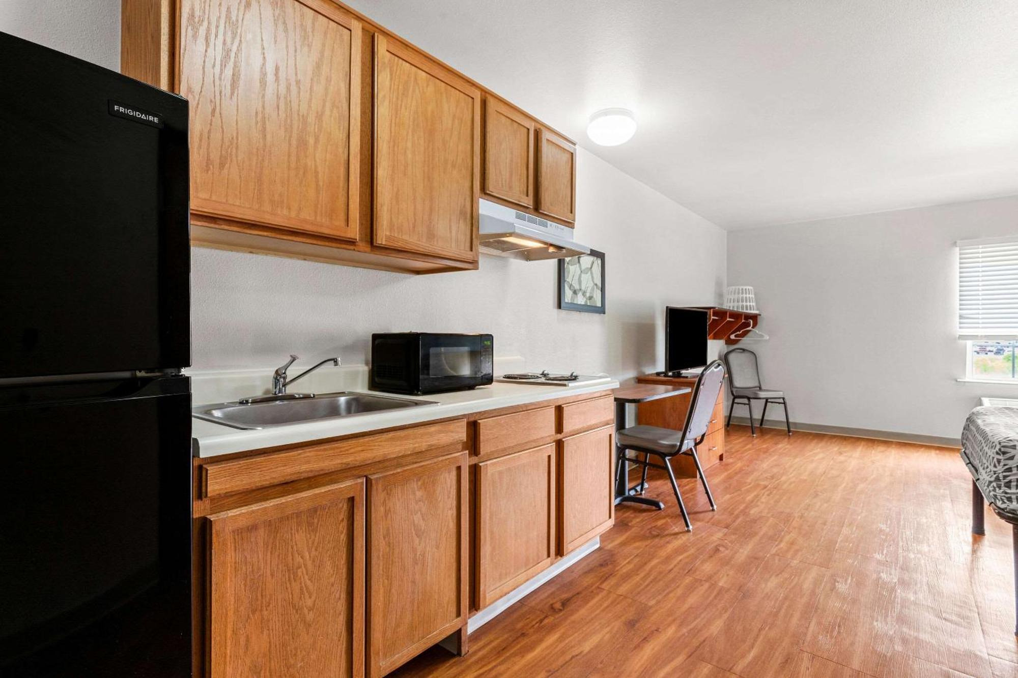 Woodspring Suites Tulsa Kültér fotó