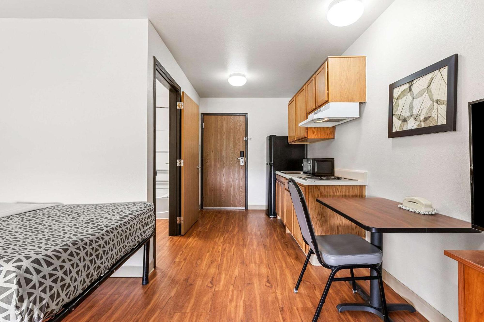 Woodspring Suites Tulsa Kültér fotó