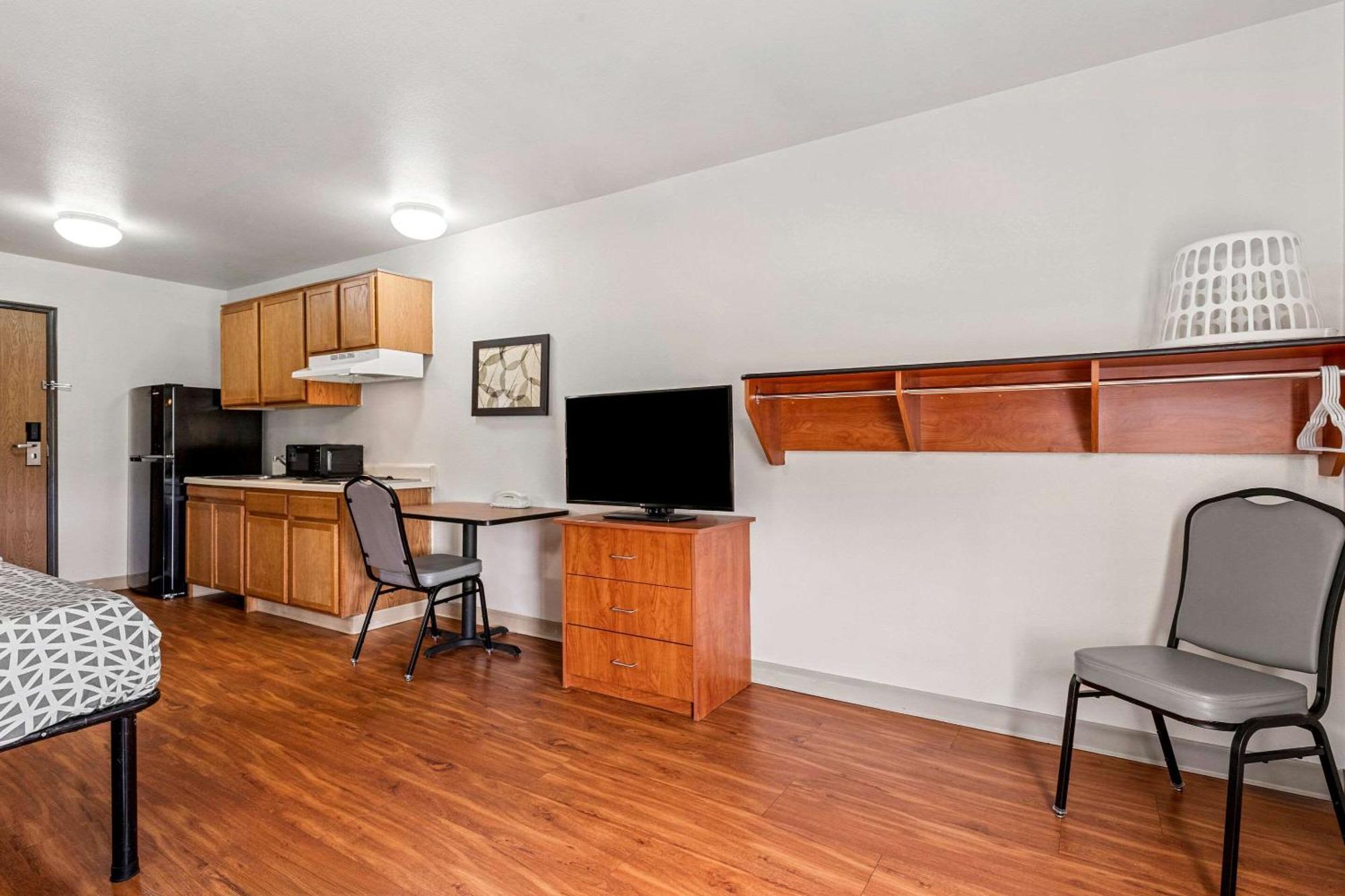 Woodspring Suites Tulsa Kültér fotó