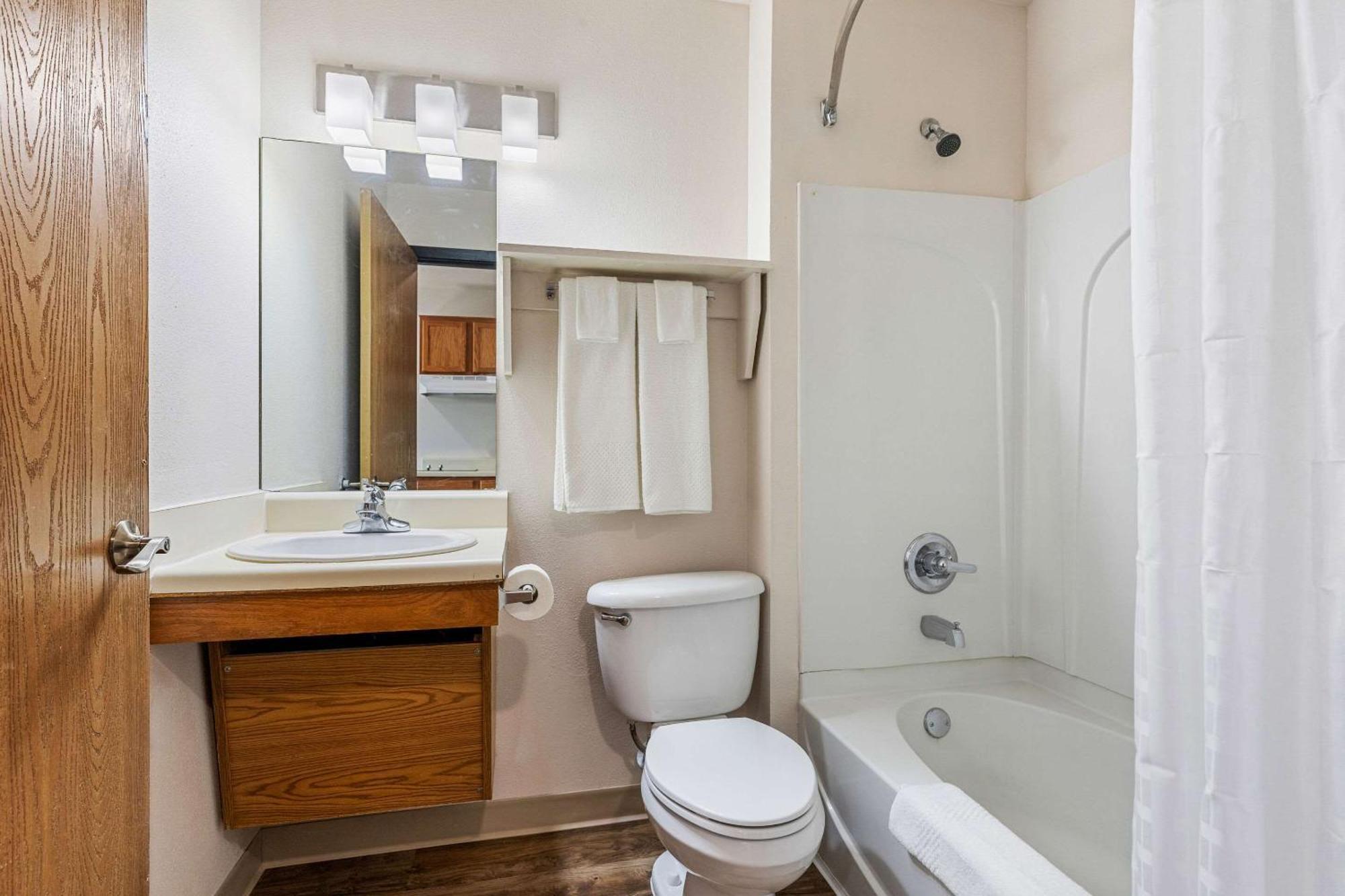 Woodspring Suites Tulsa Kültér fotó
