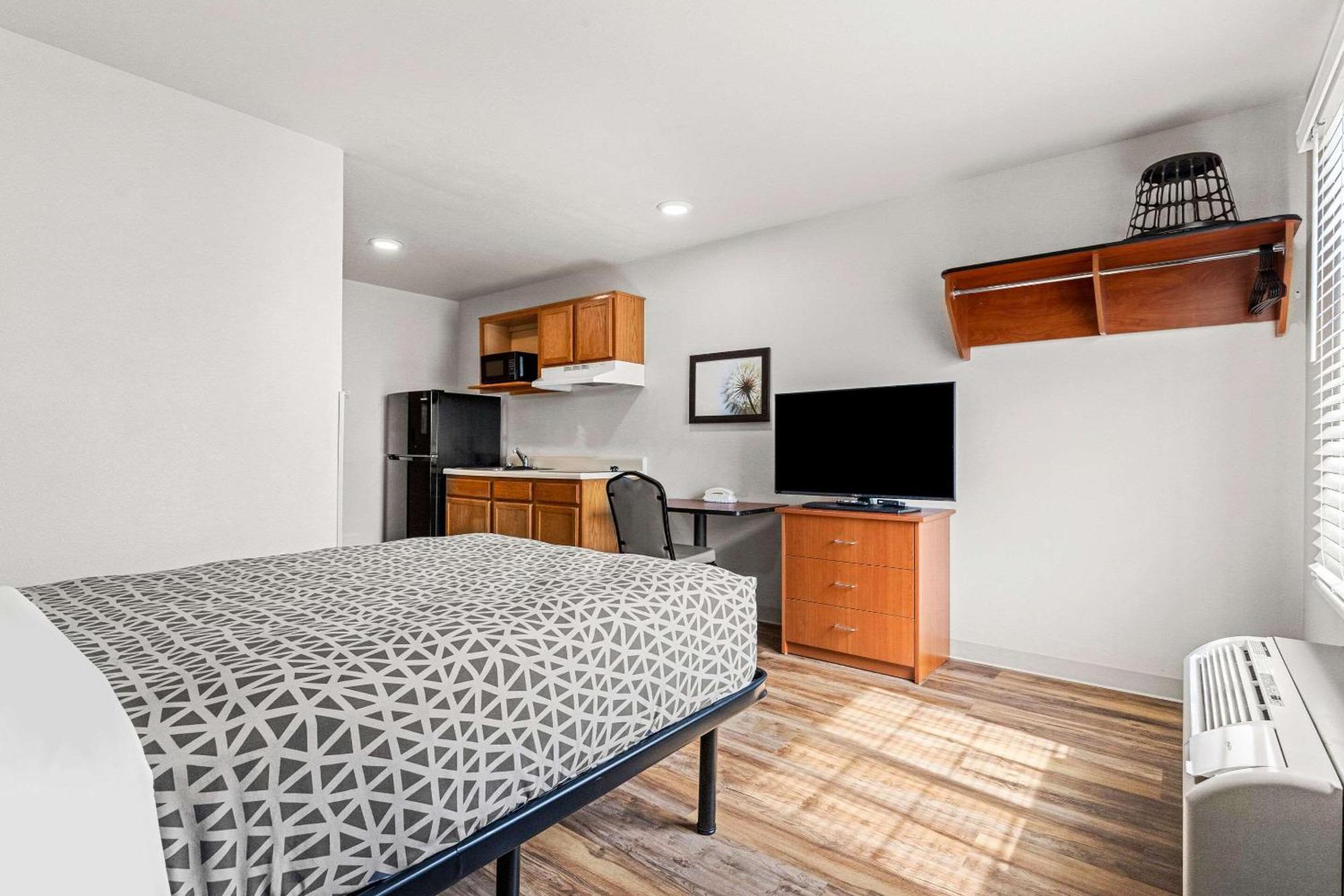 Woodspring Suites Tulsa Kültér fotó
