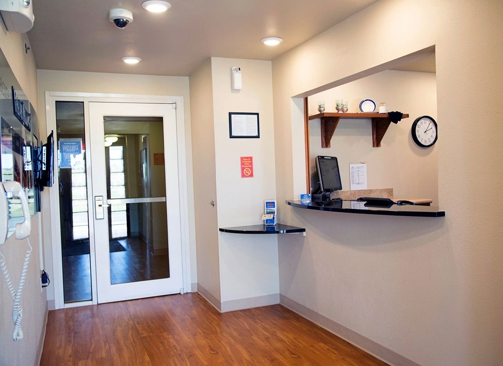 Woodspring Suites Tulsa Beltér fotó