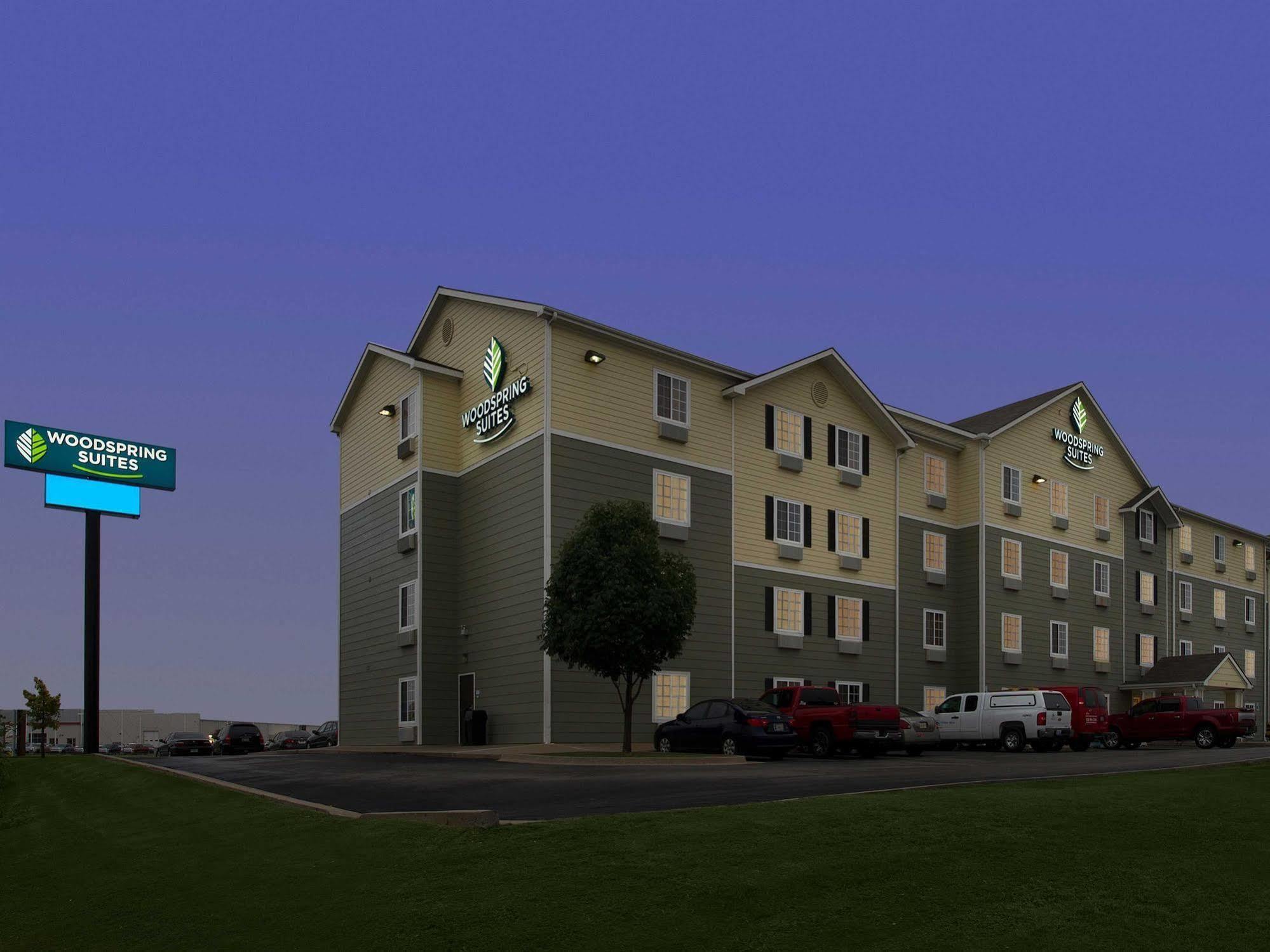 Woodspring Suites Tulsa Kültér fotó