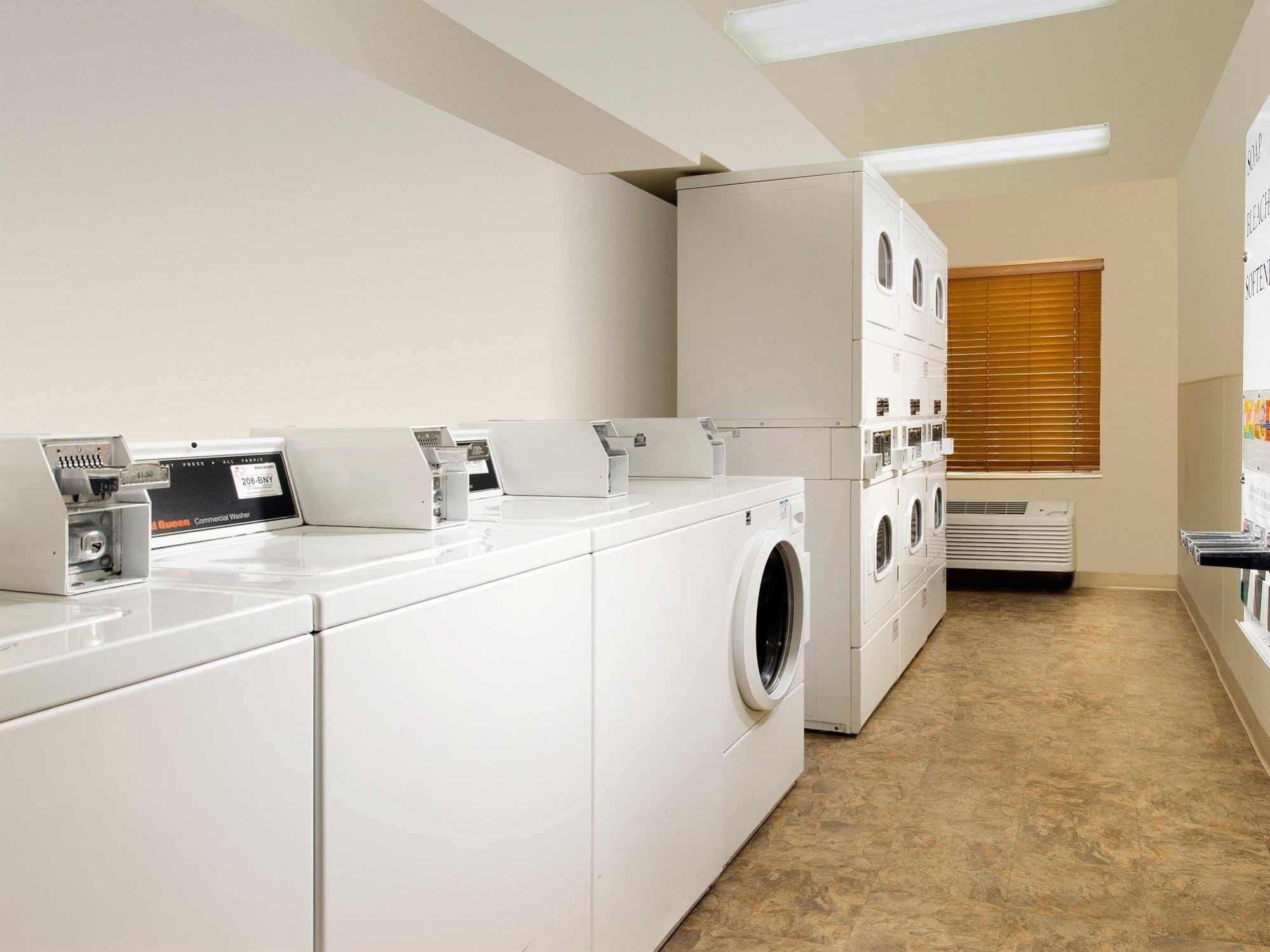 Woodspring Suites Tulsa Kültér fotó